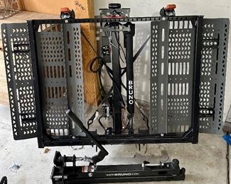 Bruno Hydraulic Lift for Trailer Hitch to transport the Scooter