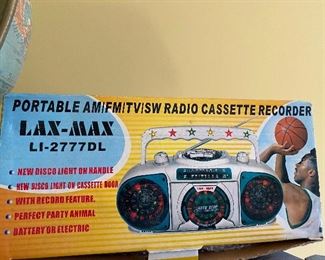 Portable AM/FM/Radio Boom Box/Box