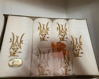 Vintage Towels in Original Box