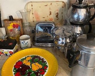 VINTAGE KITCHEN!