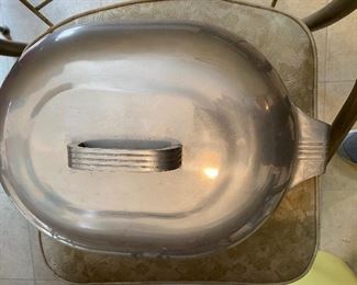 Vintage Wagnerware Magnolite Roaster with insert