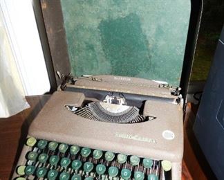 Vintage Smith Corona Manual typewriter in metal case