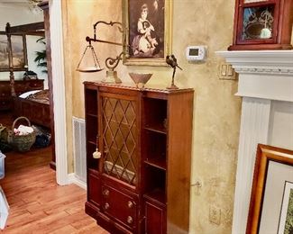 Display Cabinet W/Bookshelves
