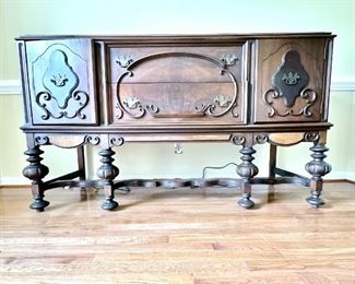 Jacobean Sideboard Buffet