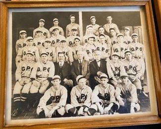 Vintage photo of the US Publishing Office baseball team.