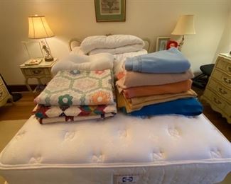 Sealy Posturepedic full bed set. 