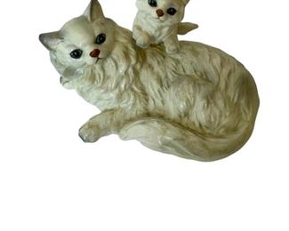 Momma and baby cat (2 pieces, 8" long)