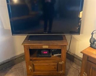 White Clad TV Cabinet / Flat Screen TV