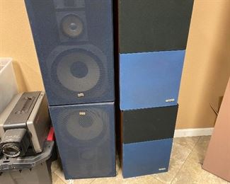 SANSUIO SPEAKERS/ PIONEER SPEAKERS 