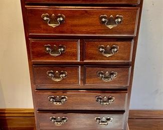 Sublime Mahogany Lingerie Chest of Drawers