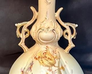 Robert Hanke Antique Royal Wettina Handpainted Austrian Porcelain Urn