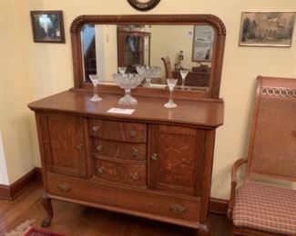 ANTIQUE OAK SIDE HUTCH