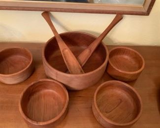 WOOD SALAD BOWELS SET