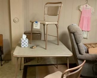 VINTAGE CARD TABLE SET