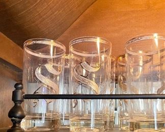 Vintage bar ware, glasses and accessories 