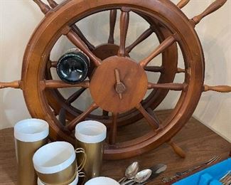 Captains helm wine bottle holder 