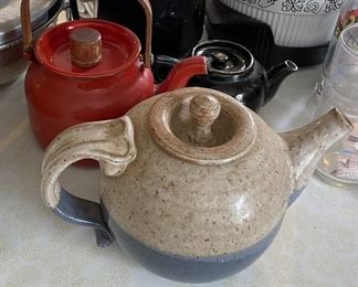 Dish sets, cups, mugs