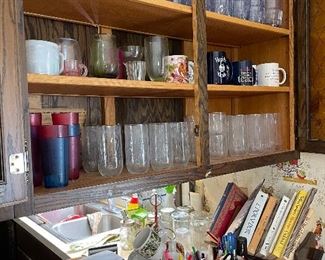 Dish sets, cups, mugs