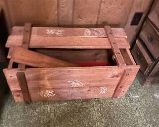 Vintage western theme toy box (needs some repair)