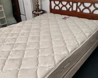 Queen Bed excellent condition(,Posturpedic)