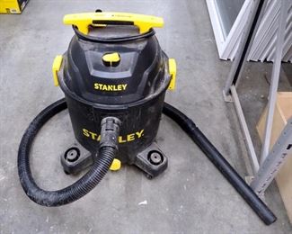 Stanley 10 Gallon Wet/Dry Vacuum, Model #4462018, Powers On