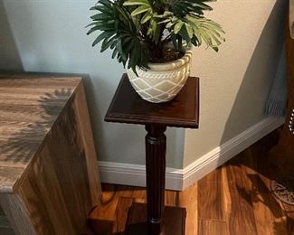 Faux Plat and plant stand