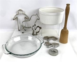 Vintage Baking Lot! Cookie Cutters, Pie Plate and More!