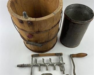 Vintage Blizzard 4QT Hand Crank Ice Cream Maker Wood Barrel