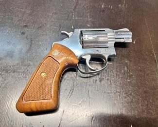 SMITH AND WESSON 38 SPECIAL 5 SHOT REVOLVER
