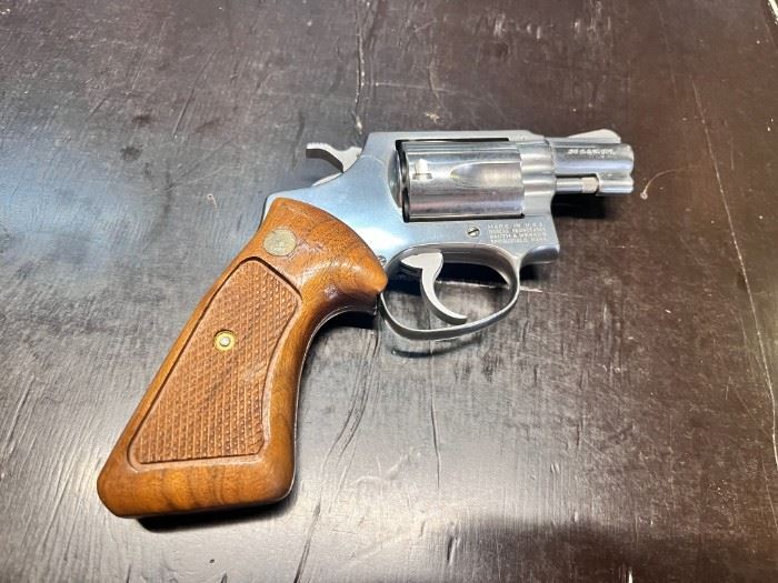 SMITH AND WESSON 38 SPECIAL 5 SHOT REVOLVER