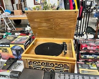 RECORD PLAYER