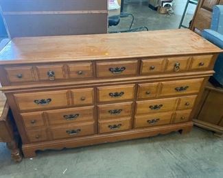 58X19X33 DRESSER