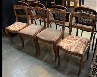 LOT OF 4 CHAIRS