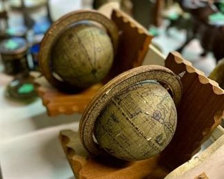 A pair of many bookends available.