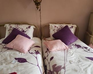 Twin beds
New mattresses
Never used