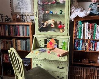 desk/bookcase w/toys