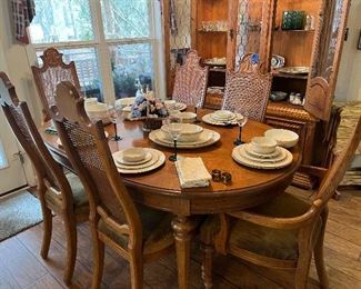 dining table w/6 chairs
