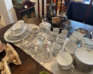 102 Vintage Noritake Sheridan China  126 pieces