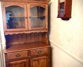 Vtg Traditional Country Style Kitchen Hutch Wall Clock