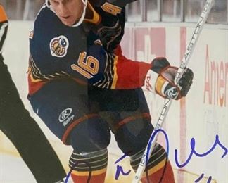 Offers Welcome! Signed & Framed Autograph Brett Hull Hockey Saint Louis Blues #16 With Certificate of Authenticity 12”x15” For inquiries about the listing or if you are selling your gold or silver, please text or call 7032689529 or visit the Tysons Jewelry Store at 8373 Leesburg Pike #12, Vienna Virginia 22182