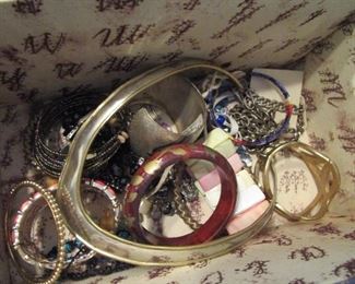 Tons of jewelry!! Really great stuff!