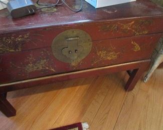 Chinese table/chest