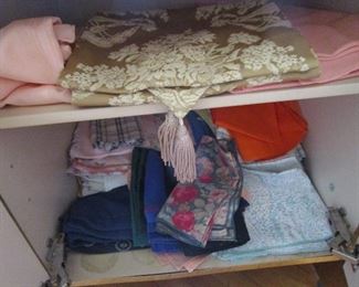 Tons of placemats, tablecloths, napkins