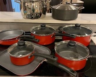 Tramontino cooking set, like new!