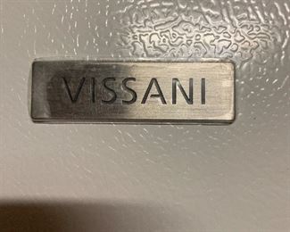 vissani brand fridge