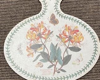 Botanic Garden Portmeirion Chopping Board. Photo 1 of 2.