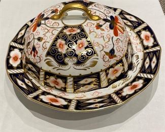 Royal Crown Derby Lidded Dish. Photo 1 of 3. 