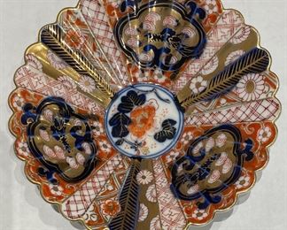 Antique Japanese Fluted Rim Imari Dish. Measures 6.5” D. Photo 1 of 2. 