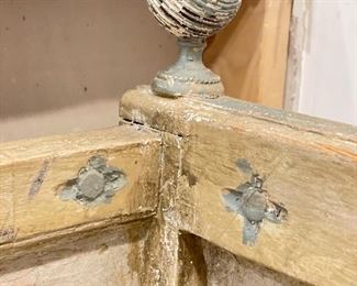 18th Century Swedish Gustavian Daybed Sofa Bench in Original Patina. Measures 77" W x 31" D x 43" H. Photo 4 of 4.