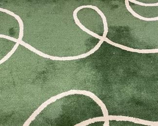 Green & White Geometric Rug. Measures 8’ x 10.’